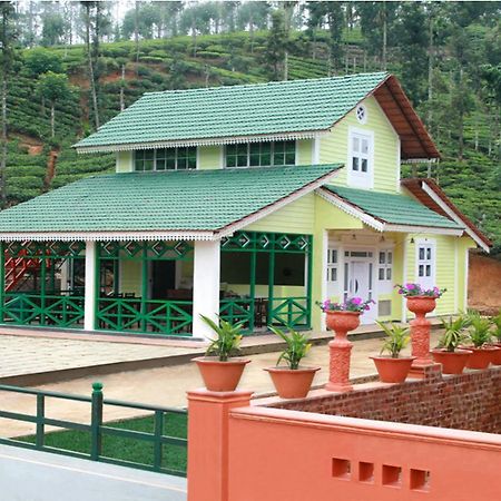 Meenmutty Heights Hotel Vaduvanchal Exterior photo