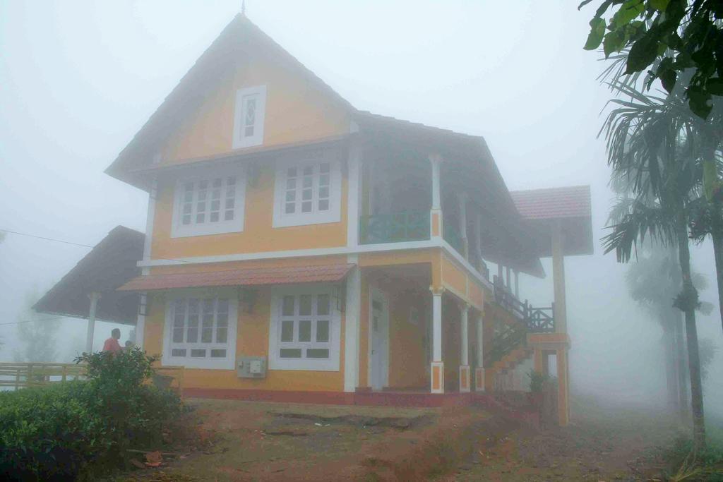 Meenmutty Heights Hotel Vaduvanchal Exterior photo