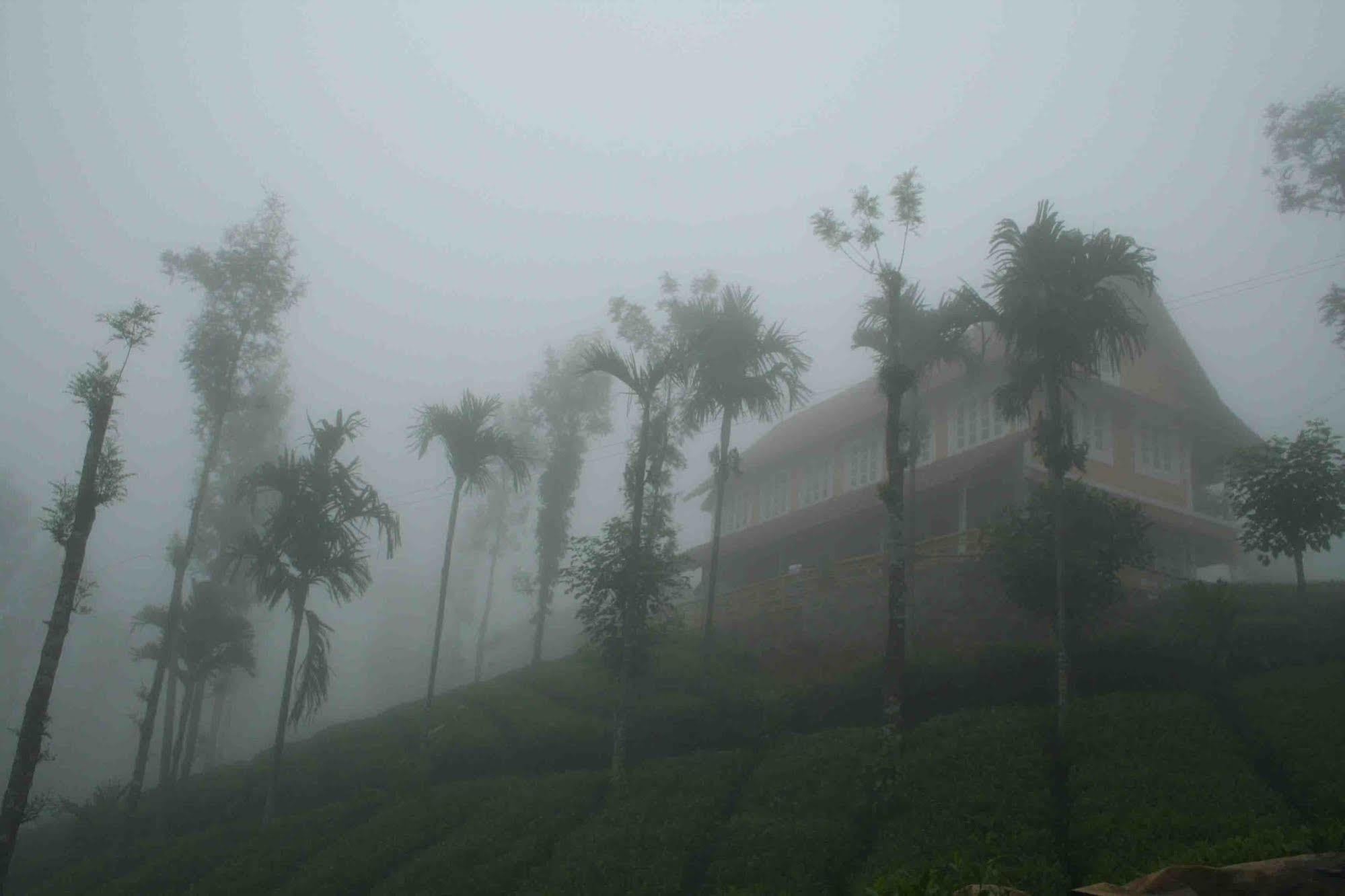 Meenmutty Heights Hotel Vaduvanchal Exterior photo