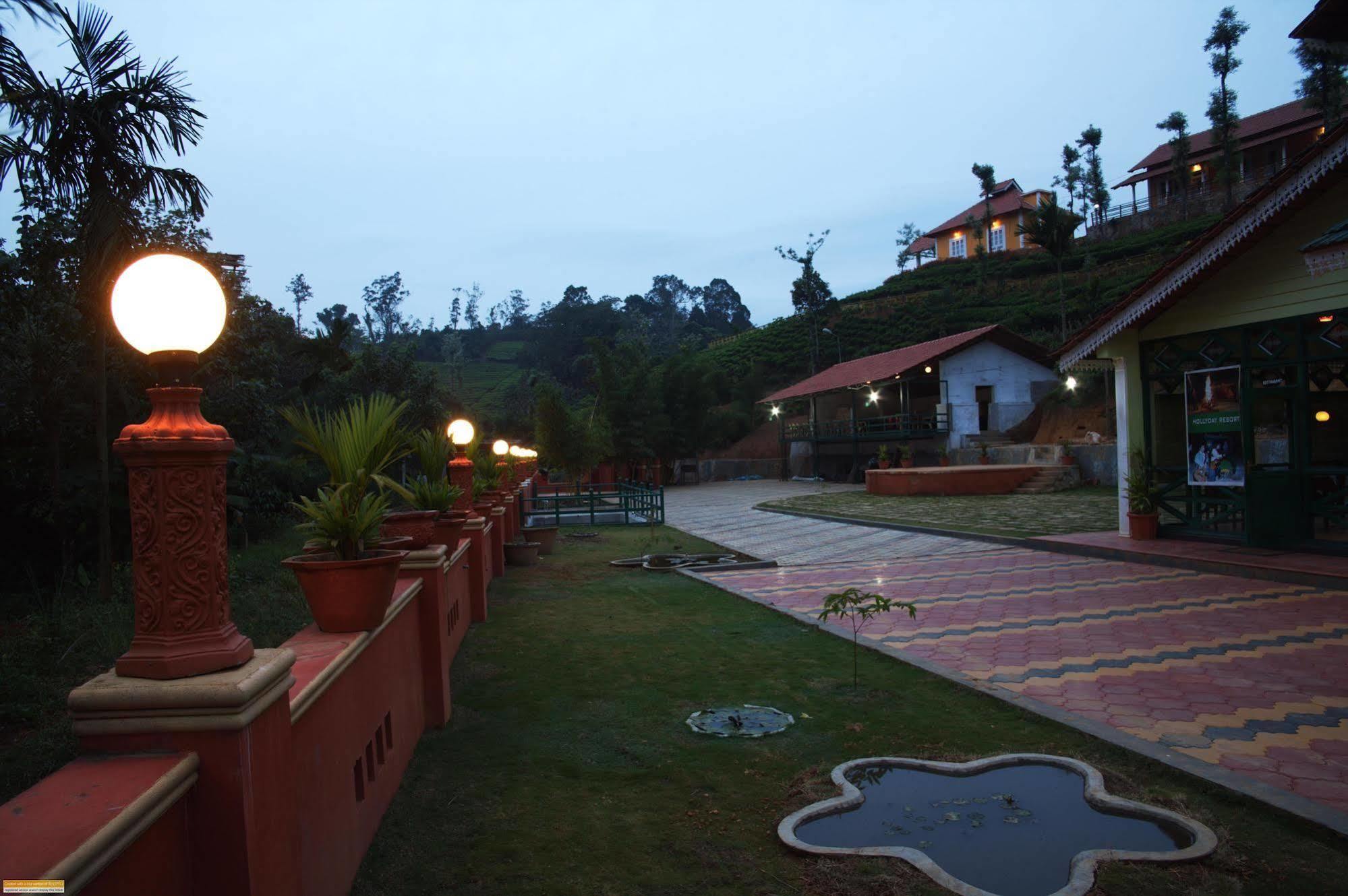 Meenmutty Heights Hotel Vaduvanchal Exterior photo