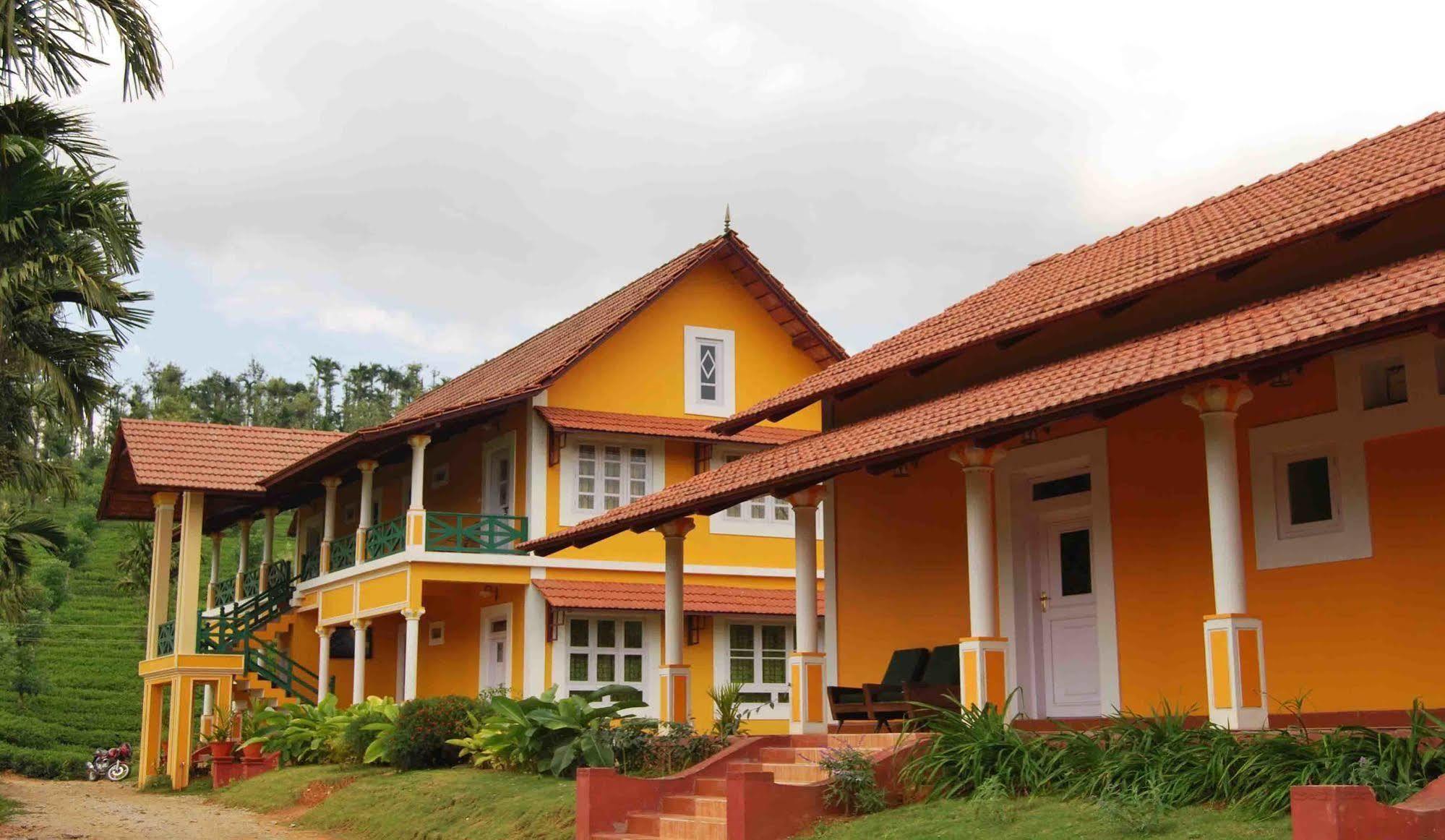 Meenmutty Heights Hotel Vaduvanchal Exterior photo