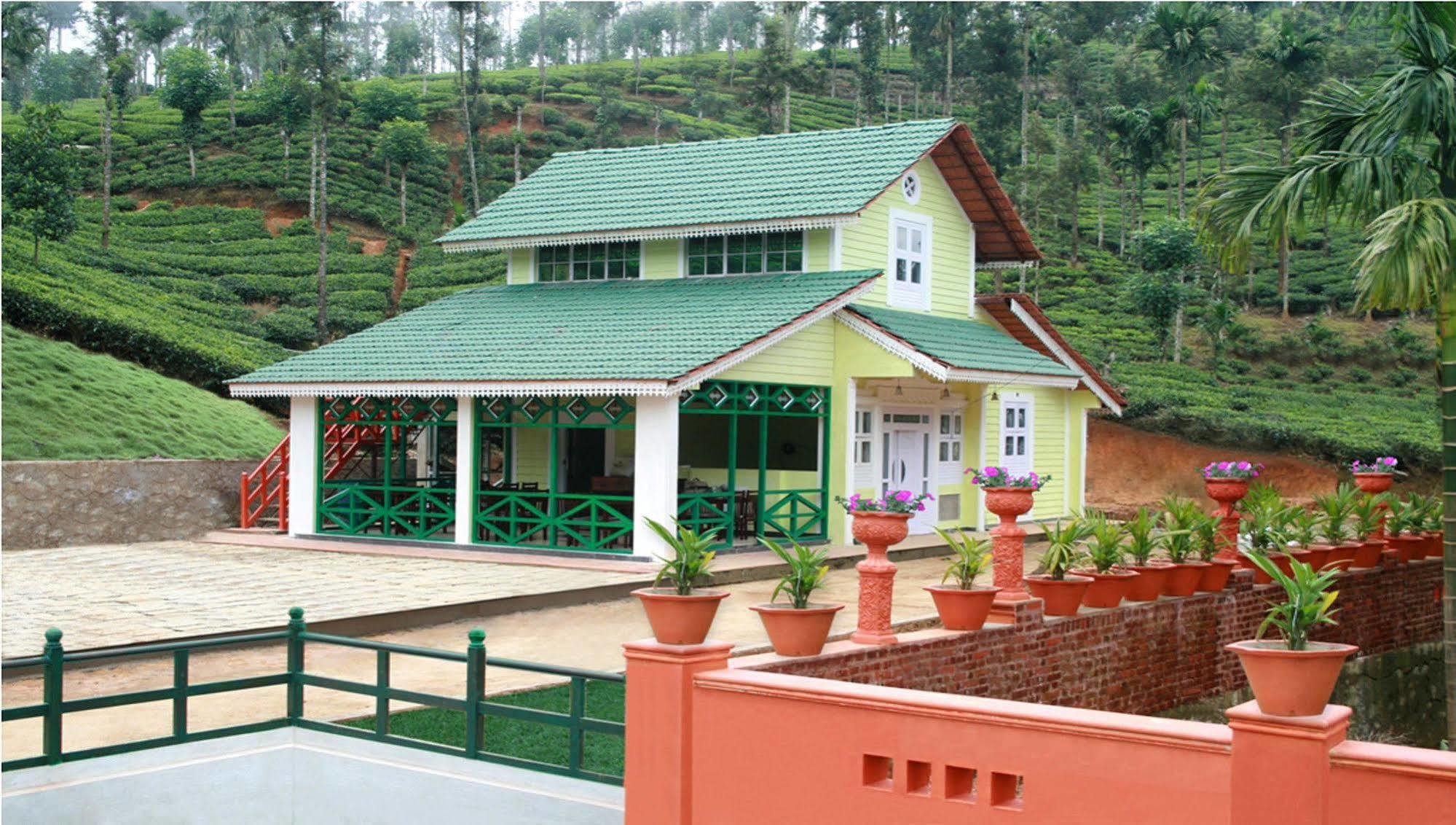 Meenmutty Heights Hotel Vaduvanchal Exterior photo