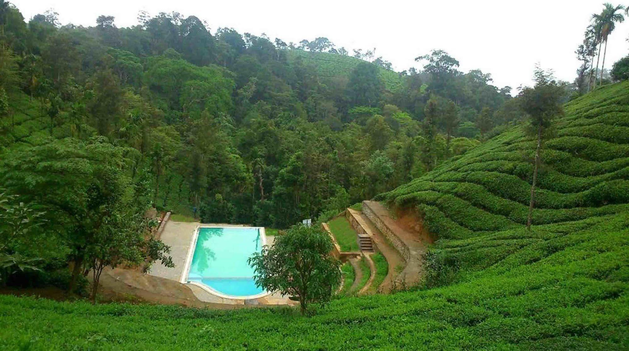 Meenmutty Heights Hotel Vaduvanchal Exterior photo