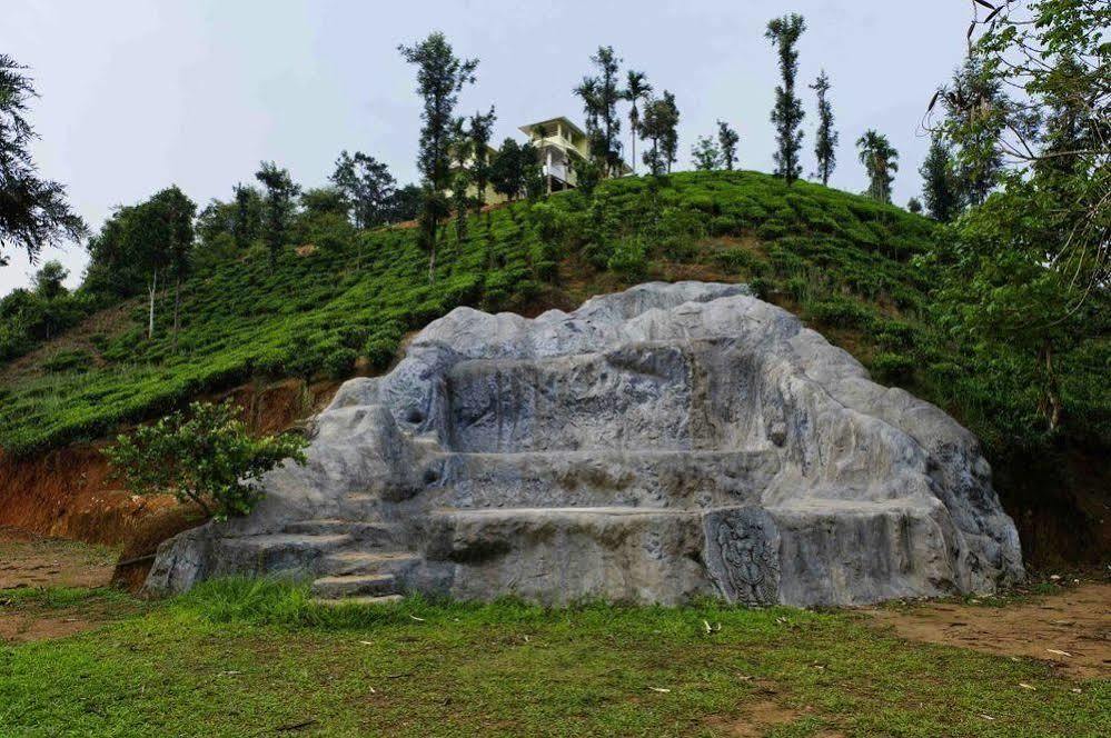 Meenmutty Heights Hotel Vaduvanchal Exterior photo